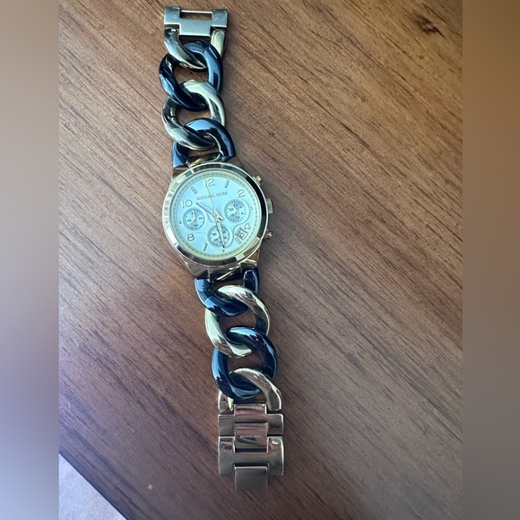 Michael Kors - Black and Gold Chain Strap Watch - Picture 4 of 5